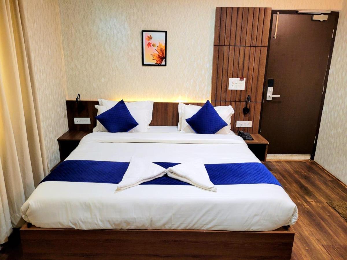 Hotel Royal Plaza Srīnagar エクステリア 写真
