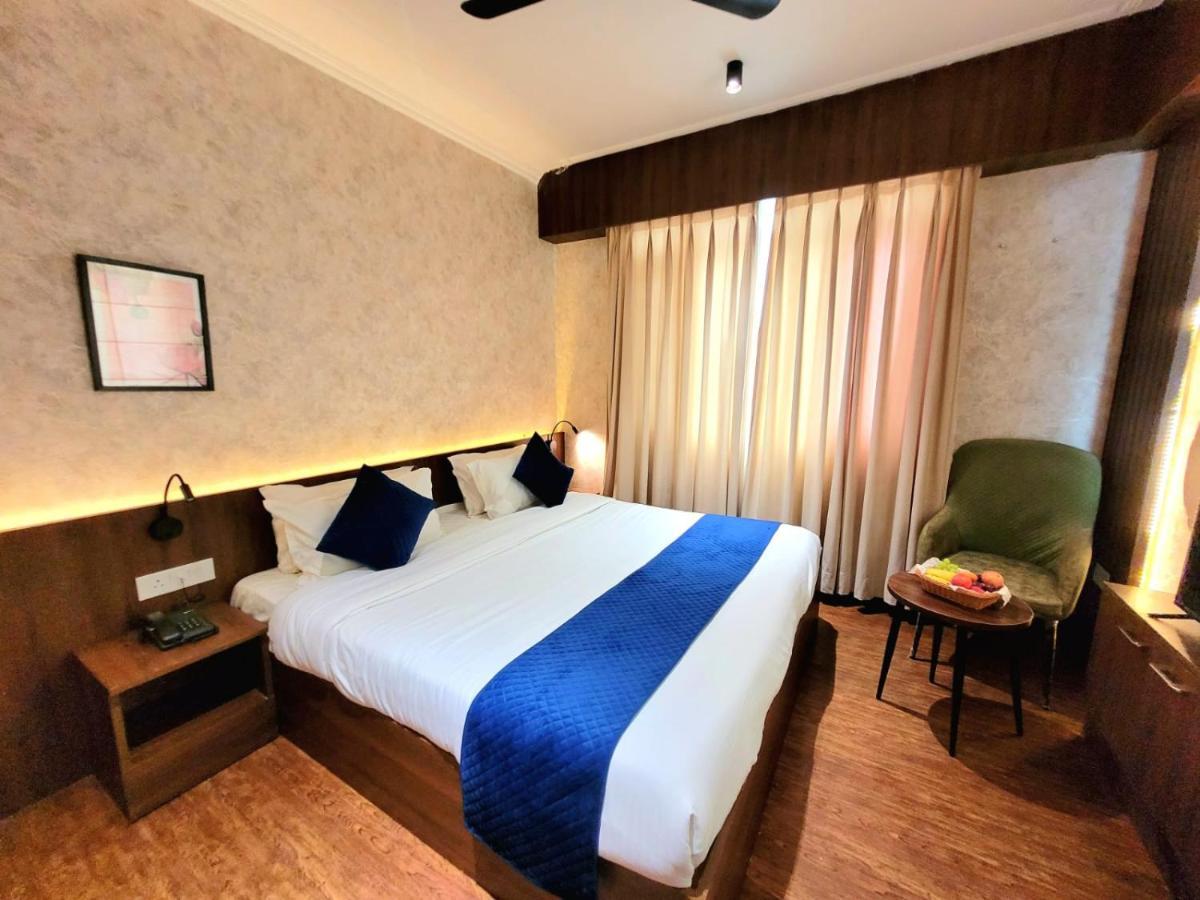 Hotel Royal Plaza Srīnagar エクステリア 写真