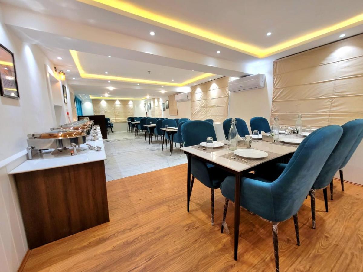 Hotel Royal Plaza Srīnagar エクステリア 写真