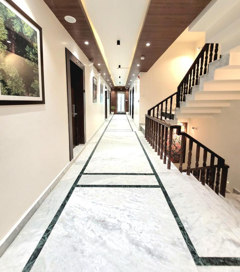 Hotel Royal Plaza Srīnagar エクステリア 写真