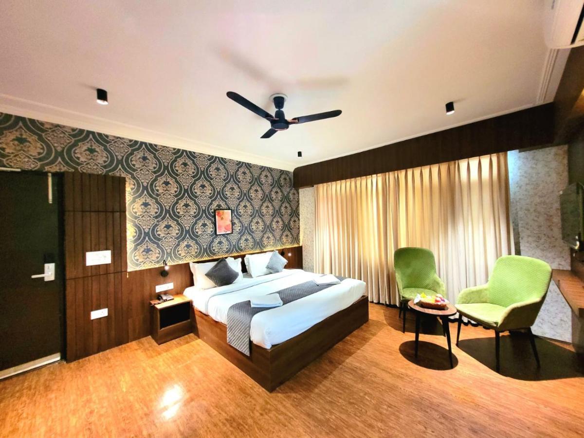 Hotel Royal Plaza Srīnagar エクステリア 写真
